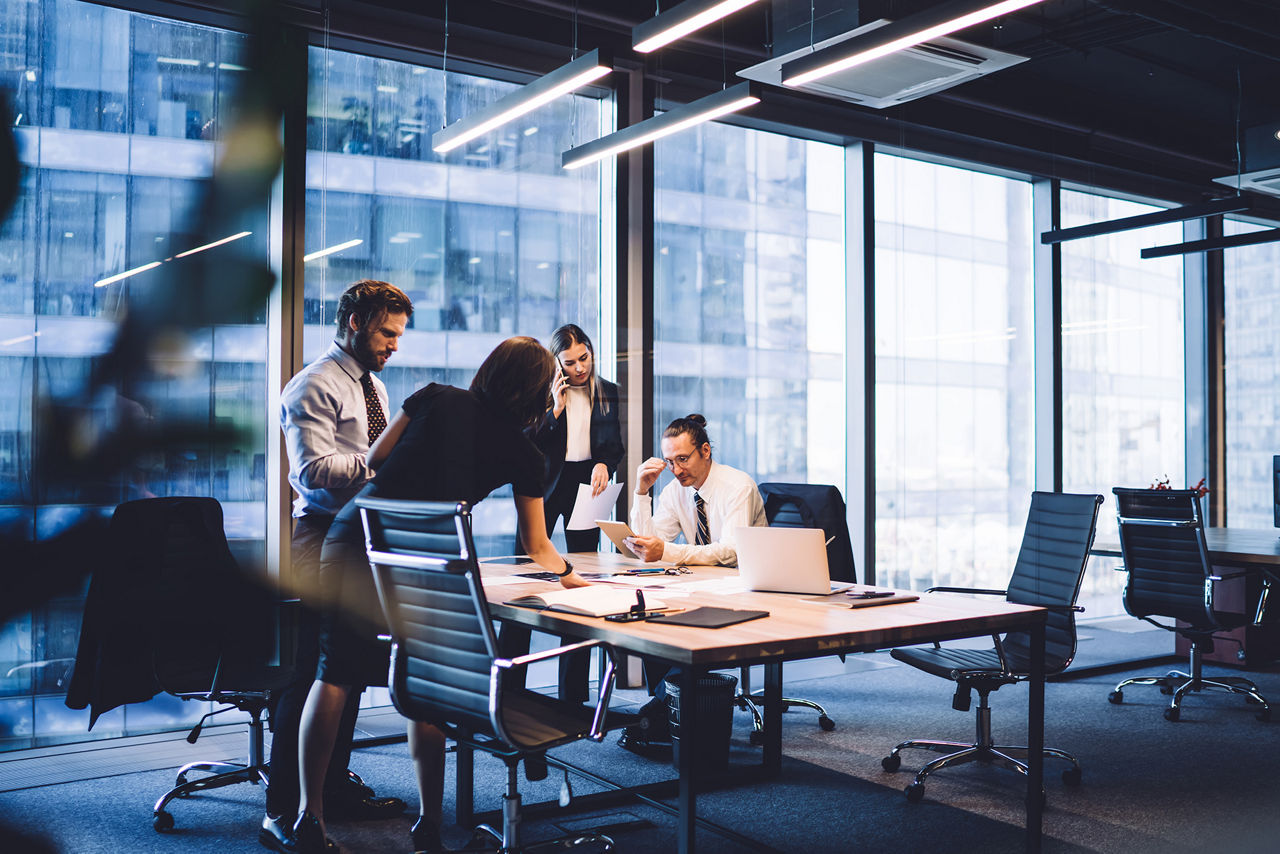 Processus de coopération entre collègues professionnels masculins et féminins